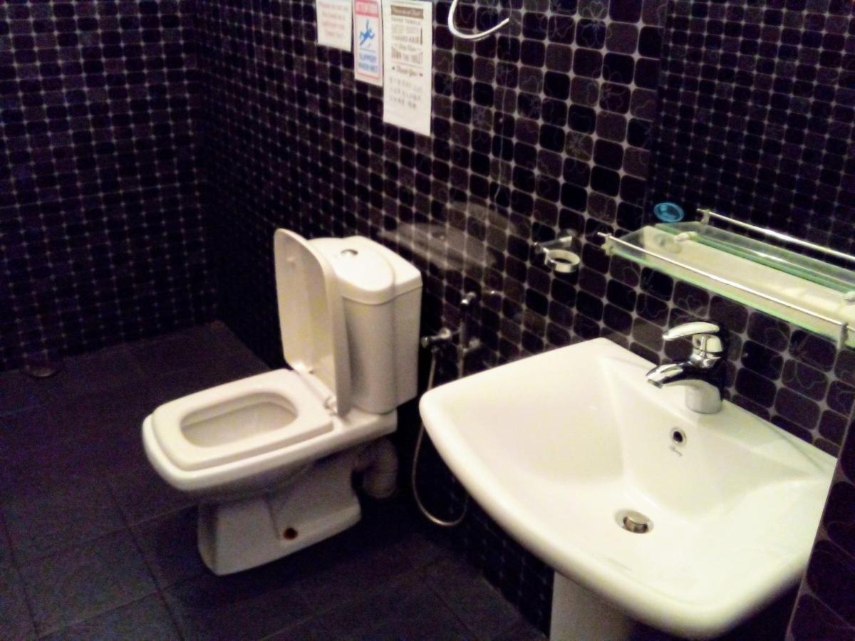 Vibe Way Hotel Нувара Елия Екстериор снимка